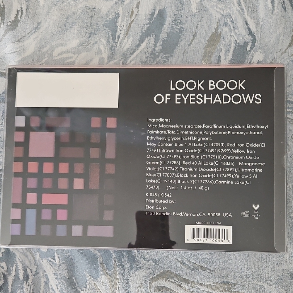 Prolux - Look Book of Eyeshadows (New In Box, 45 Colors)